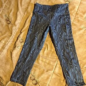 Zyia Light n Tight Capri leggings